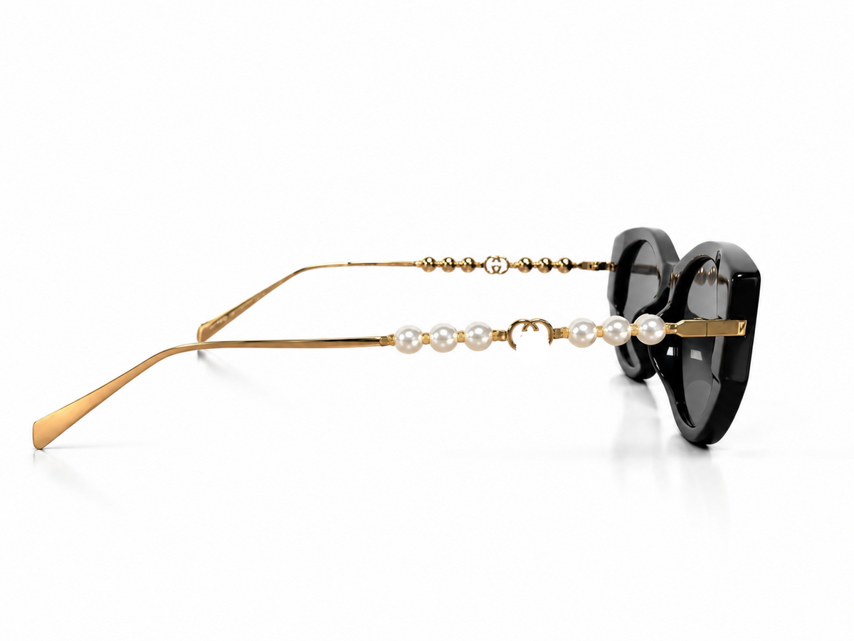 Cat-eye sunglasses